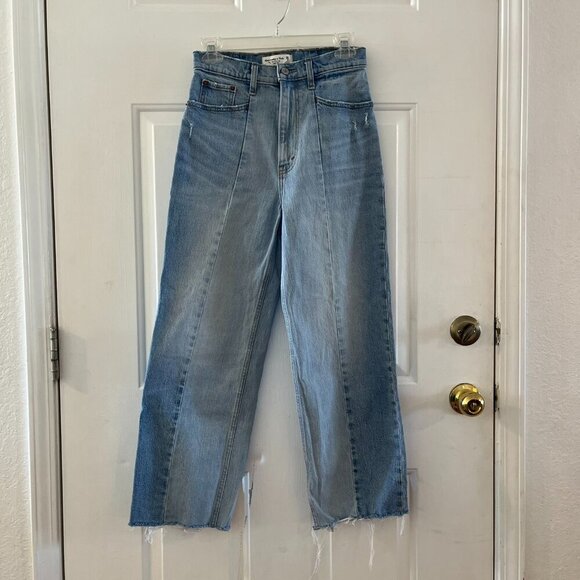 Abercrombie & Fitch Woman's The Crop Wide Leg Ultra High Rise Jeans Sz 26 - Picture 1 of 11